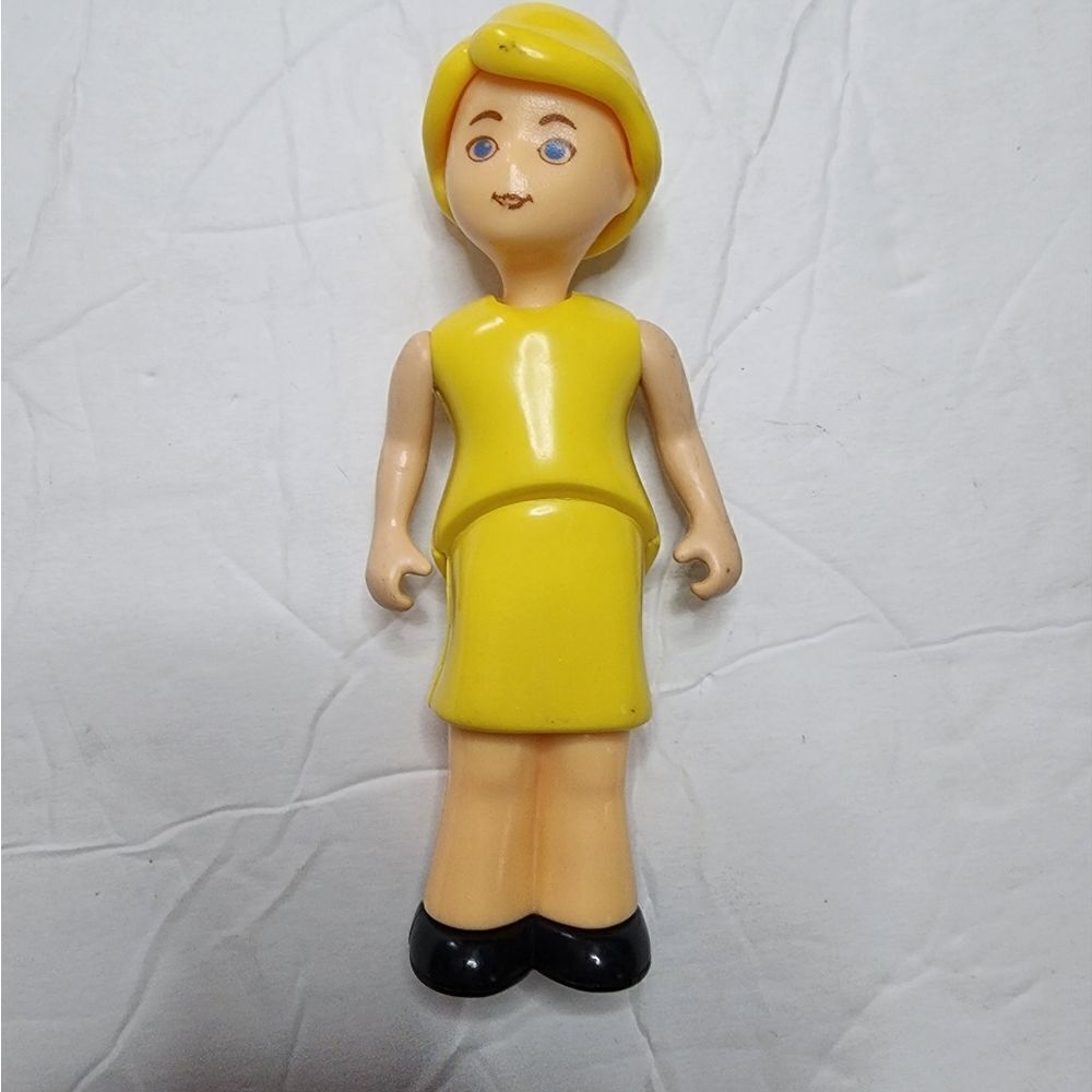 Vintage Little Tikes Doll House Yellow Mom Blonde Hair Posable Sit Arms rare